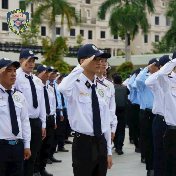 thuê bảo vệ dịch vụ lại là giải pháp thông minh, tối ưu về chi phí, thời gian và chất lượng chuyên môn