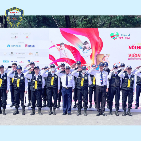 Công việc bảo vệ luôn phải cảnh giác và đảm bảo an ninh trong mọi tình huống