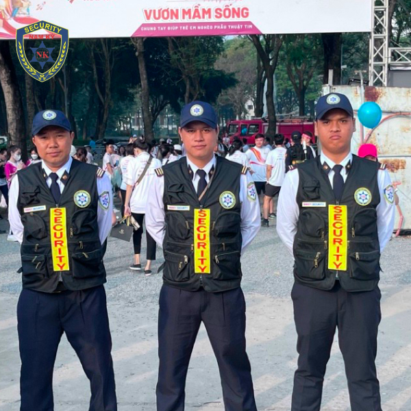 Công việc bảo vệ không yêu cầu bằng cấp chỉ cần có sức khỏe và đảm bảo làm việc theo ca 